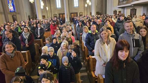 Die Pfarrkirche war voll besetzt.